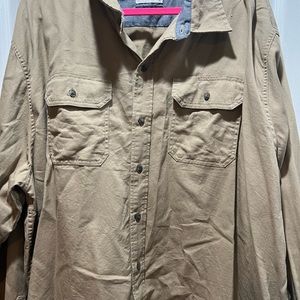 Wrangler button down long sleeve shirt